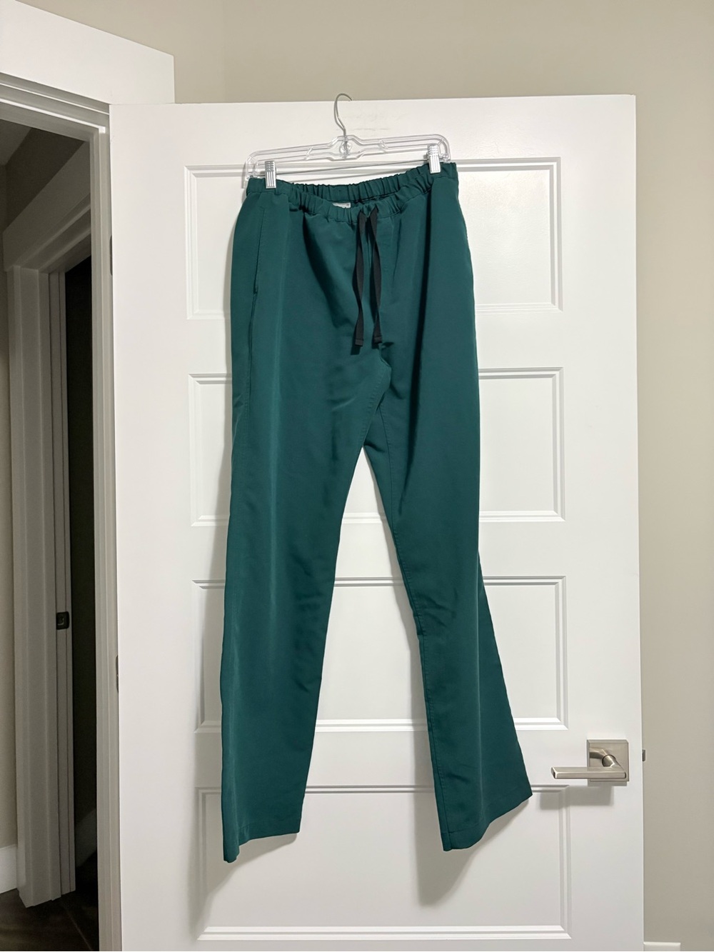 FIGS Men's Cairo Cargo Straight Leg Scrub Pants Size Medium Tall
